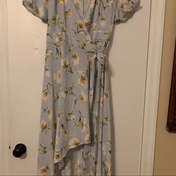 EUC Promesa Floral Wrap Dress Size Medium - Picture 10 of 13